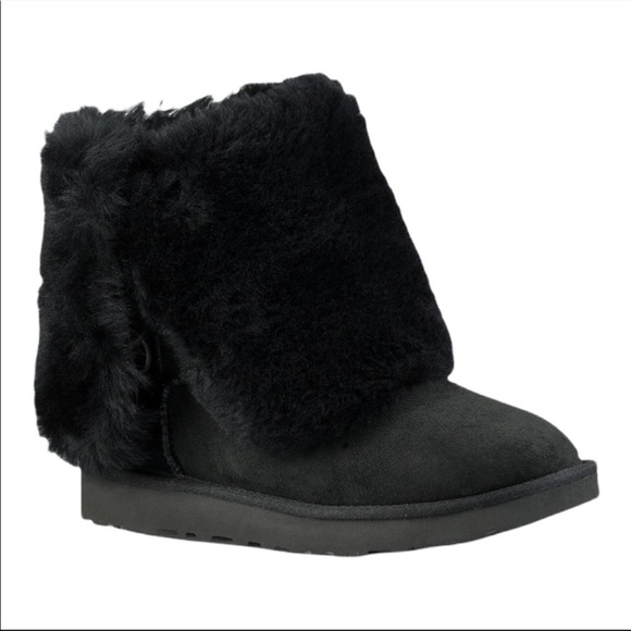 UGG Bailey Button Triplet sheepskin black suede boots size 8 w/ 3 buttons. - Picture 5 of 16